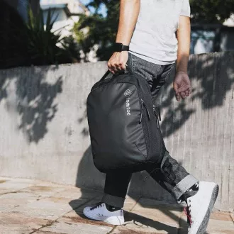tomtoc Backpack – batoh na až 16" notebook, 15 L, černá
